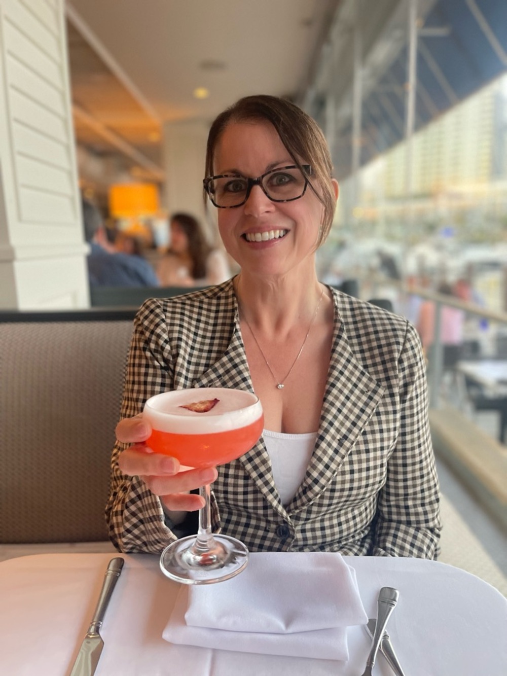 Meet your Posher, Sharon